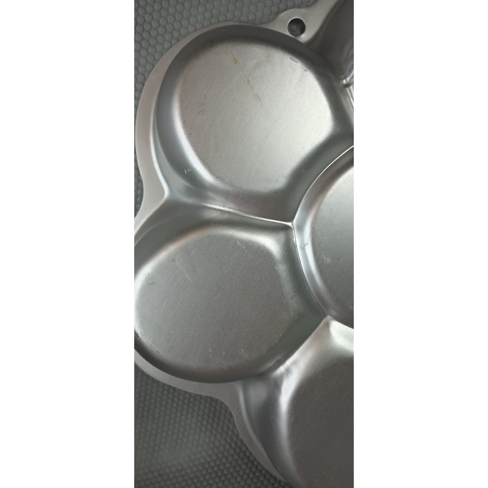Wilton Dancing Daisy Flower Pan Aluminum Cake Mold 2105-1018 Silver 12 inch - Picture 6 of 7